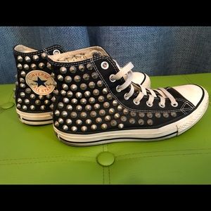 Rocker studded Converse 🖤